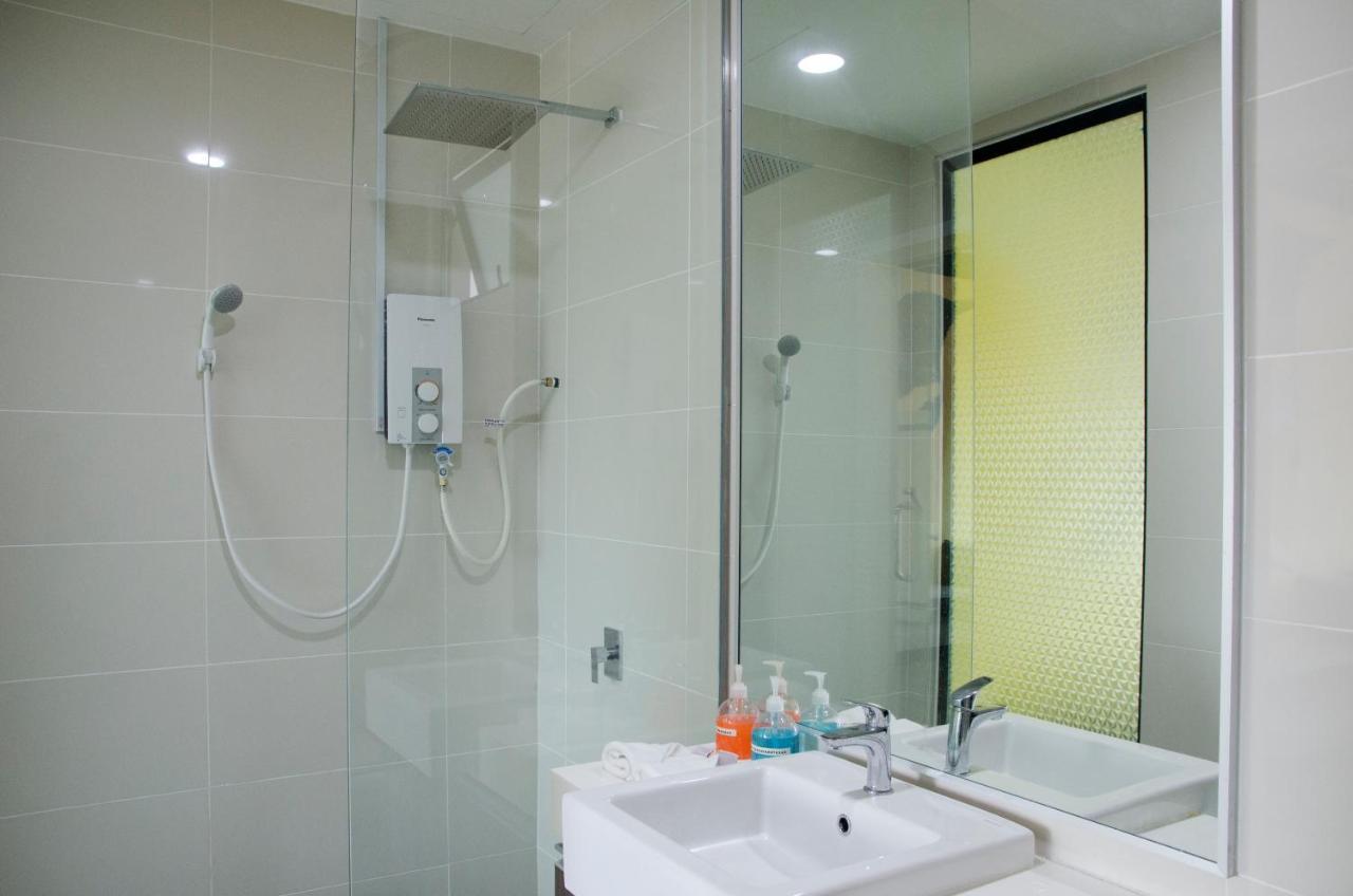 Holi Southkey Art Suite Johor Bahru Phòng bức ảnh